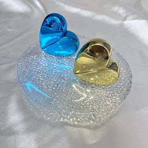 Botella de <span class=keywords><strong>Perfume</strong></span> de vidrio con corazón colorido, 25ml, cuello de tornillo, boquilla plateada, botella de Spray de vidrio recargable, servicio personalizado para regalo - Product Image 3