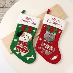 Sacs cadeaux en tissu et décorations de sapin de Noël personnalisées en velours côtelé brodé motif chat et chien mignons - Product Image 1