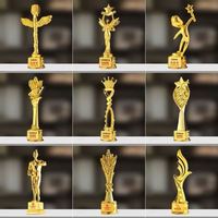 Plaques de trophées en résine personnalisées écologiques de style sportif pour entreprises, avec base en cristal au design unique, coupe de récompense d'honneur – Vente en gros