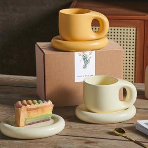 แก้วเซรามิกอ้วนสีแดงแบบใหม่ฤดูร้อนฤดูร้อนฤดูร้อนถ้วยท้องใบใหญ่น่ารักสำหรับนักเรียนที่มีที่จับ - Product Image 2