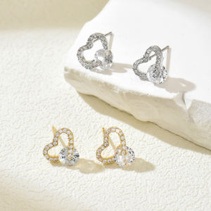 Boucles d'oreilles clous tendance en forme de cœur de style coréen pour femmes, en cuivre de haute qualité avec zircon, vente en gros - Product Image 3