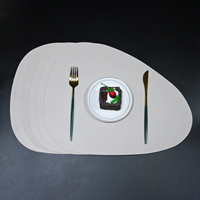 Sets de table en similicuir gris foncé irrégulier, imperméables et résistants aux taches, pour table à manger, décoration de cuisine