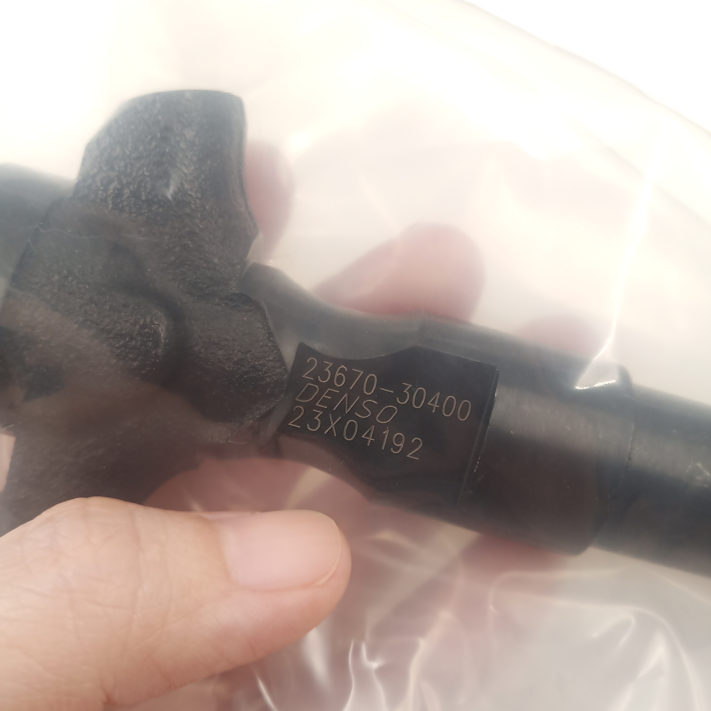 Diesel Fuel Common Rail Parts  295050-0460 Injector  Spare Part Injection Nozzle 23670-39365  For TOYOTA 1KD-FTV