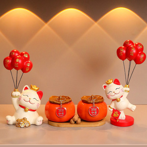 ของตกแต่งแมวนำโชคพร้อมลูกโป่ง ตุ๊กตาเรซิ่นสำหรับตรุษจีน ตกแต่งบ้าน ห้องนั่งเล่น ของตกแต่งตามหลักฮวงจุ้ย ชุดหลายชิ้น - Product Image 1