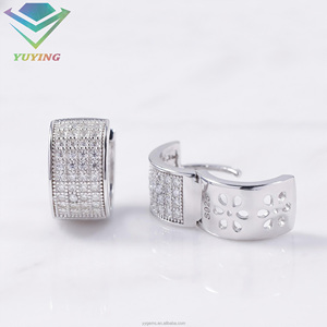 Varios pendientes cubanos con incrustaciones de moissanita VVS, certificado GRA, chapados en oro sobre plata de ley 925, pendientes de aro con corte brillante redondo. - Product Image 2