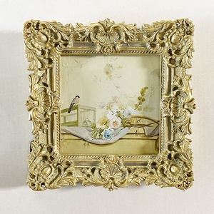 Cornice Artigianale in Resina Fatta a Mano, Mini Regalo di Nozze e Cornici Decorative per Foto Fatte in Casa - Product Image 3