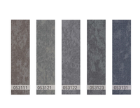 Carreaux de moquette auto-adhésifs à poils en boucle modulaires amovibles écologiques Support en PE Carreaux de moquette en nylon pour le bureau et les commerces