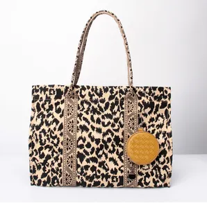 กระเป๋าสะพายไหล่นุ่มเบา,กระเป๋าผ้าแคนวาสเสือดาวสำหรับผู้หญิงกระเป๋าโท้ทใบใหญ่สำหรับสุดสัปดาห์ปี2022