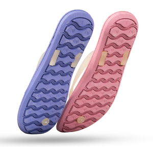 Hermosas Sandalias de Mujer Coloridas con Diseño de Caramelo, Parte Superior de PVC y Plantilla Contorneada para Salidas Casuales de Verano - Product Image 5