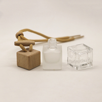 Vente chaude Désodorisant De Voiture 8ML Vide Forme Carrée Bouteilles De Parfum Suspendus De Voiture Bouteille De Diffuseur En Verre pour Parfum