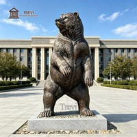 Statue d'ours en bronze coulé antique TREVI |   Sculpture d'ours grizzly grandeur nature pour la décoration de jardin et de chalet en extérieur