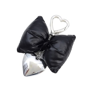 Llavero de Satén con Lazo y Colgante de Corazón, Elegante Accesorio de Moda para Bolso, Mochila, Cartera, Regalo, Decoración de Fiesta para Mujer y Niña - Product Image 1