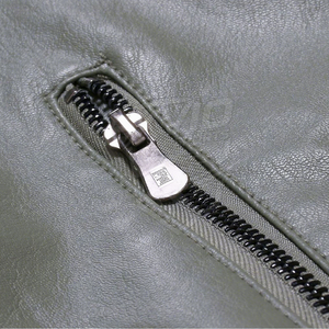 Veste en cuir PU gris pour homme, col rabattu, fermeture éclair, coupe ajustée, style motard, vêtement d'automne - Product Image 3
