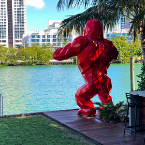 Esculturas de Gorila Coloridas de Resina Roja de Tamaño Real Personalizadas para Jardín Exterior, Estatuas de <span class=keywords><strong>King</strong></span> <span class=keywords><strong>Kong</strong></span> de Fibra de Vidrio en Venta - Product Image 5