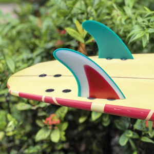 Aileron de planche de surf UPSURF MR, double languette, fibre de verre, aileron latéral tricolore - Product Image 1