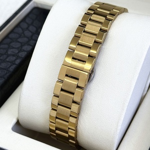 Montre-bracelet pour femme de luxe en acier inoxydable doré avec cadran en verre, étanche, mouvement à quartz lumineux, logo personnalisé, OEM ODM - Product Image 5