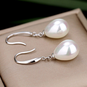 Orecchini pendenti stile perla a goccia per donna, orecchini da sposa lunghi ed eleganti, gioielli semplici e alla moda - Product Image 3
