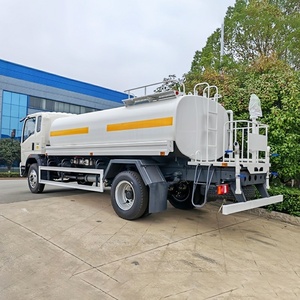 Camión Cisterna de Agua Sinotruk HOWO 4x2 de 9000L para Limpieza de Carreteras, Control de Polvo y Uso en Obras de Construcción - Product Image 3