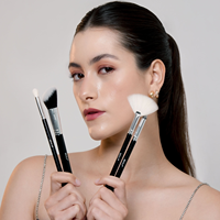 Pinceaux de maquillage pour le visage et les yeux en poils de chèvre avec logo personnalisé, qualité professionnelle, ensemble de 24 pinceaux à manche en bois pour les maquilleurs