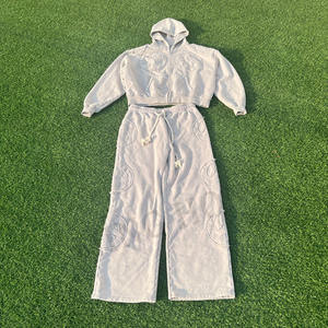 Ensemble de survêtements et sweat à capuche zippé avec décoration perlée et pantalon de survêtement brodés avec autocollant personnalisé - Product Image 6