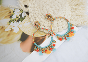 Boucles d'oreilles pendantes en fil tissé à la main de style bohème, avec <span class=keywords><strong>anneau</strong></span> en acier inoxydable plaqué or 18 carats enveloppé de perles de verre - Product Image 6