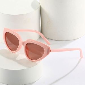 Gafas de Sol de Moda Vintage con Logotipo Personalizado, Tonos Azul Verde, Protección UV400, Color en Contraste, Estilo Ojo de Gato para Mujer - Product Image 3