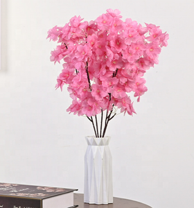 Branches de fleurs de cerisier artificielles en soie rose Sakura du Japon LUYI pour la décoration murale de fond de mariage - Product Image 5