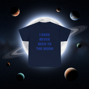 Maglietta 'Non ho mai visto la Luna' - Regalo Spaziale Divertente, Maglietta Meme Ironica e Sarcasmica - Product Image 3