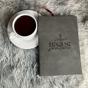 Cuaderno de cuero elegante A5 con diseño de <span class=keywords><strong>espada</strong></span> y palabra, <span class=keywords><strong>tapa</strong></span> <span class=keywords><strong>dura</strong></span>, 100 hojas para notas y diario - Product Image 2