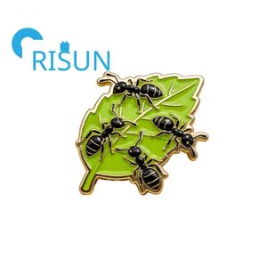 Pin de Solapa Personalizado con Forma de <span class=keywords><strong>Hormiga</strong></span> Cortadora de Hojas, Broche de Metal con Diseño de <span class=keywords><strong>Hormiga</strong></span> de Terciopelo Rojo y Negro, Pin de Esmalte con Diseño de Insecto Animal - Product Image 5