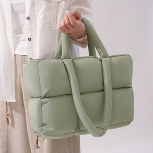 <span class=keywords><strong>Sac</strong></span> fourre-tout matelassé en nylon doux et volumineux avec fermeture éclair pour <span class=keywords><strong>femme</strong></span>, idéal pour les voyages de week-end et le transport d'<span class=keywords><strong>ordinateur</strong></span> portable - Product Image 6