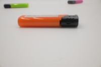 Briquet électronique moderne personnalisable, design coupe-vent avec logo laser pour cigares et cigarettes