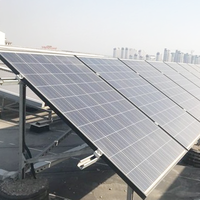 Support solaire économique pour montage au sol, fabriqué en acier C standard avec couche de revêtement antirouille en zinc, aluminium et magnésium.
