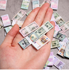 Accessoires de maison de poupée, mini billets de banque de simulation, accessoires BJD, jeu d'argent pour enfants, mini billets de dollars - Product Image 1