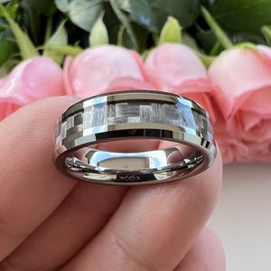 Bague en tungstène Coolstyle 6 mm pour homme et femme, alliance de fiançailles et de mariage, incrustation en <span class=keywords><strong>fibre</strong></span> de carbone grise, biseautée, ajustement confortable - Product Image 4