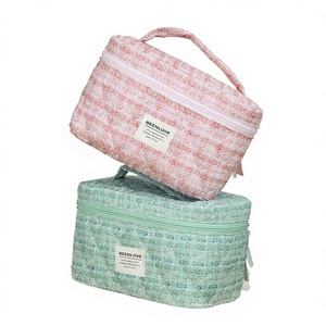 กระเป๋าเครื่องสำอางปักลายดรีมเวิลด์ - กระเป๋าใส่เครื่องสำอางแบบเปิดแฟชั่น  กระเป๋าจัดระเบียบสำหรับเดินทาง  ดีไซน์หรูหรา ผลิตในจีน - Product Image 1