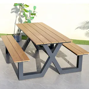 Tavolo Moderno <span class=keywords><strong>da</strong></span> <span class=keywords><strong>Esterno</strong></span> Progettato per Parchi di Montagna, Panchina Impermeabile <span class=keywords><strong>con</strong></span> Telaio <span class=keywords><strong>in</strong></span> Alluminio e Piano <span class=keywords><strong>in</strong></span> <span class=keywords><strong>Legno</strong></span> Plastico, per Uso <span class=keywords><strong>in</strong></span> Patio e Ingegneria - Product Image 1