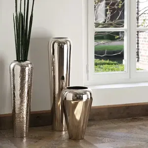 Florero de metal de diseño atractivo de alta calidad para la decoración del hogar y la boda disponible a precio de exportación - Product Image 3