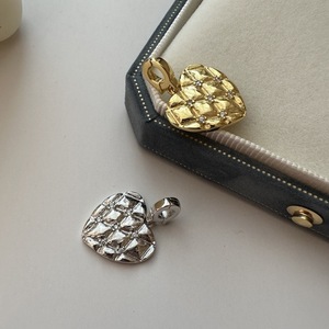Colgante de Plata de Ley S925 con Forma de Corazón y Rejilla de Diamantes, Diseño Vintage, Dulce, Moderno y Lujoso, Acabado Cepillado, Amuletos de Joyería - Product Image 4