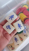 Jeu de Mahjong chinois de Singapour 144/156 tuiles en acrylique jaune ivoire style traditionnel avec tapis de table aléatoire