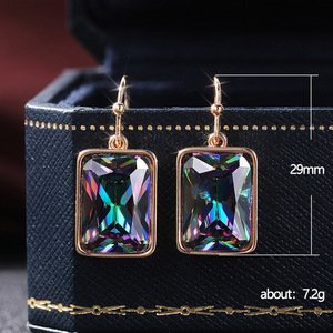 Eleganti Orecchini Pendenti Multicolore con Pietre Scintillanti per Donne, Misteriosi Orecchini Pendenti, Gioielli Regalo all'Ingrosso - Product Image 5