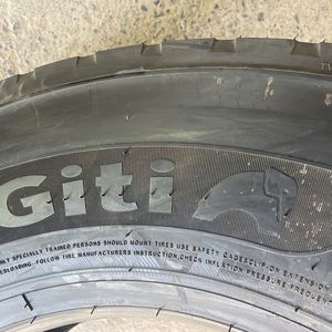 Pneu Radial Giti 265/70R19 5 GAU867 16PR Premium Tout Acier pour Camion et Bus, Sans Chambre à Air, Haute Performance, Résistant à l'Usure, Longue Durée de Vie, pour Trajets Longue Distance - Product Image 4