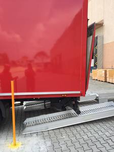 Nueva Rampa de Carga Industrial BIGUP de Alta Resistencia - Construcción Robusta de Aluminio - Borde de Aleación de Aluminio - Plataforma de Acceso con Capacidad de Carga de 4000 kg - Product Image 4