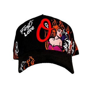 Spedizione Rapida Cappellino Unisex alla Moda con Logo Ricamato 3D a 5 Pannelli in Camoscio Glitterato Rosso Satinato per Esterni con Strass - Product Image 5