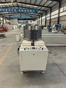 Machine à souder à <span class=keywords><strong>angle</strong></span> arbitraire à tête unique pour la fabrication de fenêtres et de portes en <span class=keywords><strong>PVC</strong></span> UPVC - Product Image 2