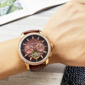 นาฬิกาข้อมือผู้ชายสปอร์ตหรูหราสั่งทำพิเศษ ตัวเรือนสแตนเลส หน้าปัดแซฟไฟร์เรืองแสง พร้อมปฏิทิน กันน้ำ ระบบออโตเมติก - Product Image 2