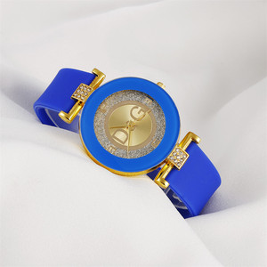 Semplici Orologi da <span class=keywords><strong>Donna</strong></span> al Quarzo Bianchi e Neri dal Design Minimalista con Cinturino in Silicone, <span class=keywords><strong>Orologio</strong></span> da Polso con Quadrante Grande, <span class=keywords><strong>Orologio</strong></span> Creativo di Moda Femminile - Product Image 3