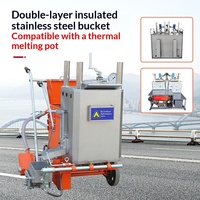 Machine de marquage routier à pulvérisation à froid thermofusible à rayon de braquage court pour pistes de course en plastique, passages zébrés et parkings