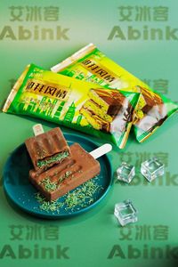 صندوق تعبئة معبأ بحلال معتمد من Abink Dubai sty ، يشمل كيس البيض والشاي والشوكولاتة والفراولة - Product Image 2