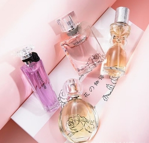 <span class=keywords><strong>Nouveau</strong></span> Coffret Cadeau de <span class=keywords><strong>Parfum</strong></span> 4 Pièces pour <span class=keywords><strong>Femme</strong></span> - Product Image 3